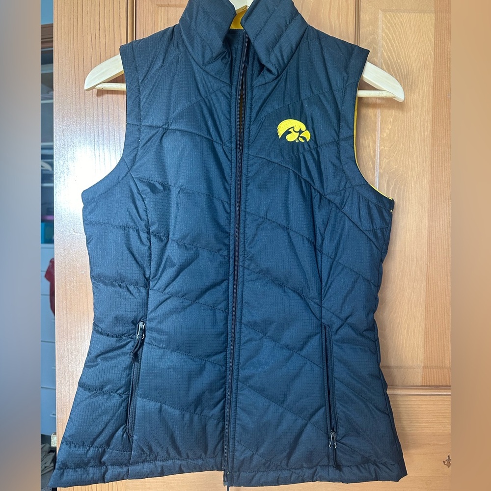 Iowa Hawkeyes Columbia vest